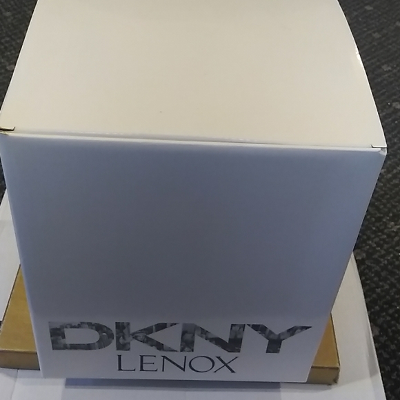 DKNY Decanter - Picture 4 of 7